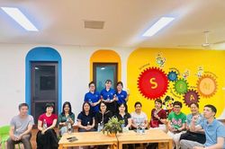 Phụ huynh Hà Nội được đón tiếp ở 'phòng chờ đặc biệt' ngày con thi vào lớp 10