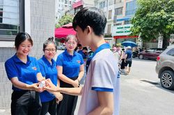 Đồng hành cùng 'sĩ tử', lan tỏa năng lượng tích cực trong mùa thi ở Thủ đô