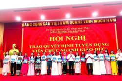 Sở GD&ĐT Phú Thọ trao quyết định tuyển dụng viên chức ngành giáo dục