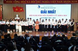 Trường ĐH Ngoại ngữ Đà Nẵng trao thưởng cho gần 50 đề tài SV nghiên cứu khoa học