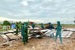 Giông, lốc gây thiệt hại về tài sản của người dân tại các xã biên giới của tỉnh Đắk Lắk