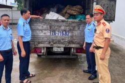Ngăn chặn hơn 2 tấn mỡ lợn bốc mùi hôi thối chuẩn bị đưa ra thị trường