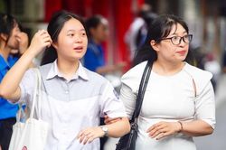 Đề thi Ngữ văn lớp 10 Hà Nội, 'không khó', gợi ý giải đề