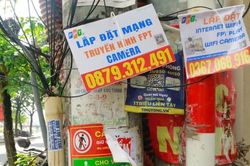 Hà Nội đề xuất phạt đến 20 triệu đồng khi treo quảng cáo trên cột điện sai phép