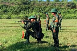 Vượt nắng lửa thao trường, tân binh Trung đoàn Tu Vũ hoàn thành tốt '3 tiếng nổ'