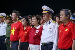 Sức trẻ giữa trùng khơi: Nghẹn ngào Trường Sa