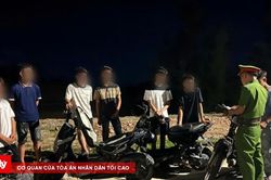 Chặn 'quái xế' tuổi teen trên đường phố Quảng Trị