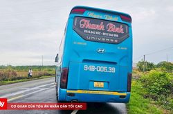 2 người tử vong sau va chạm với xe khách