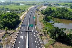 Rà soát lộ trình nâng cấp các tuyến cao tốc đầu tư theo quy mô phân kỳ