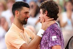 Djokovic thua ngược khó tin trước tay vợt 19 tuổi tại Roland Garros
