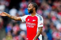Raheem Sterling bị bắt