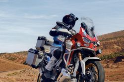 Loạt mô tô phân khối lớn giá hơn 500 triệu đồng hút dân mê phượt tại Việt Nam