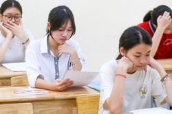 Đề Tiếng Anh thi lớp 10 Hà Nội phân hóa cao, khó có 'mưa' điểm 9 và 10