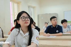 Sáng nay, gần 123.500 sỹ tử Hà Nội bắt đầu làm bài dự thi vào lớp 10