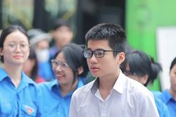 Hà Nội: Thí sinh hồi hộp dự thi môn đầu tiên kỳ thi tuyển sinh lớp 10