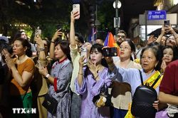 Lễ cung rước Xá lợi Phật mừng Đại lễ Phật đản ở Hà Nội