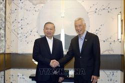 Lãnh đạo Việt Nam - Singapore khẳng định quan hệ hình mẫu hợp tác trong ASEAN