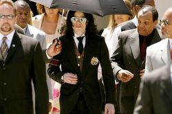 Con gái Michael Jackson tiếp tục cuộc chiến pháp lý giành quyền kiểm soát di sản