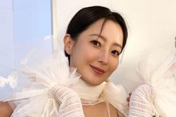 Kim Hee Sun gây sốt với phong cách xuyên thấu đầy táo bạo