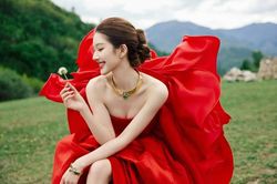 Triệu Lộ Tư gây sốt với bộ ảnh mới, nhan sắc và thần thái đều đạt đỉnh