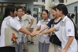 Thi vào lớp 10 ở Hà Nội: Thí sinh hào hứng với đề thi Ngữ văn, tự tin làm bài tốt