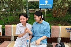 Chùm ảnh: Thí sinh dự thi lớp 10 tại Hà Nội làm bài môn đầu tiên