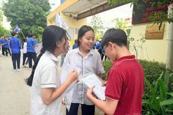 Giáo viên Hà Nội đánh giá đề Văn lớp 10 vừa sức, phân hóa cao