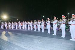 Mãn nhãn màn diễu hành quân nhạc giữa phố biển Sầm Sơn
