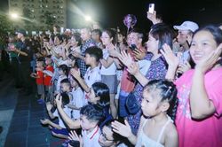 Mãn nhãn màn diễu hành quân nhạc giữa phố biển Sầm Sơn