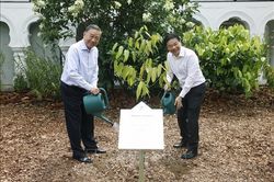 Tổng Bí thư, Chủ tịch nước Tô Lâm thăm nhà máy công nghệ sản xuất tiên tiến hàng đầu Singapore