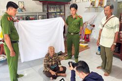 Xuyên ngày nghỉ làm căn cước cho dân