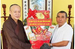 Sở Dân tộc và Tôn giáo tỉnh An Giang chúc mừng Phật đản tại đặc khu Phú Quốc