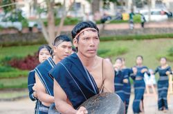Tiếng vọng của núi lại vang xa