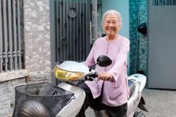 NSƯT Phi Điểu và nghệ sĩ Thanh Hiền: Hai người bà quốc dân với tình yêu nghề không tuổi