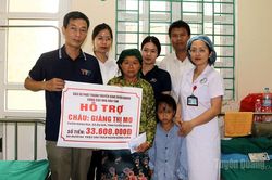 Trên 38,6 triệu đồng hỗ trợ cháu Giàng Thị Mo