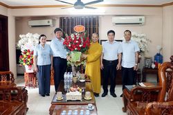 Phó Chủ tịch Thường trực Ủy ban MTTQ tỉnh Hà Trung Kiên thăm hỏi, chúc mừng Đại lễ Phật đản Phật lịch 2570 – Dương lịch 2026 tại Chùa Quan Âm và Chùa Thiên Ân
