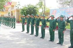 Vượt nắng thao trường