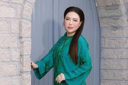 Doanh nhân Lê Thùy đa sắc, dịu dàng trong tà áo dài