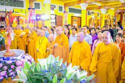 Đồng Tháp: Cung nghinh kiệu hoa rước Phật kính mừng Đại lễ Phật đản Phật lịch 2570 tại phường Sa Đéc