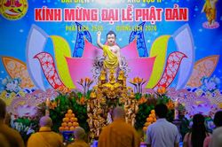 Đồng Tháp: Cung nghinh kiệu hoa rước Phật kính mừng Đại lễ Phật đản Phật lịch 2570 tại phường Sa Đéc
