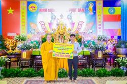 Đồng Tháp: Cung nghinh kiệu hoa rước Phật kính mừng Đại lễ Phật đản Phật lịch 2570 tại phường Sa Đéc