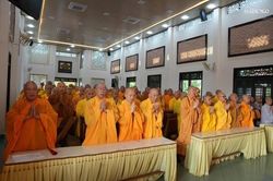 Huế: Chư Tăng Ni tại cố đô về tổ đình Từ Đàm thọ an cư