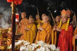 Hà Nội: Gần 40 xe hoa rực rỡ diễu hành kính mừng Đại lễ Phật đản Phật lịch 2570