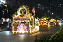 Hà Nội: Gần 40 xe hoa rực rỡ diễu hành kính mừng Đại lễ Phật đản Phật lịch 2570