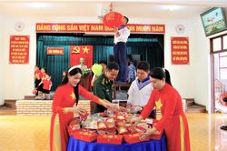 Rộn ràng chuẩn bị tết Thiếu nhi ở Trường Sa