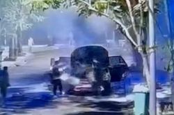 Lực lượng An ninh cơ sở kịp thời dập tắt vụ cháy xe ô tô trong khu dân cư