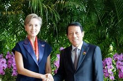 Bộ trưởng Lương Tam Quang hội đàm với Bộ trưởng Bộ Phát triển số và Thông tin Singapore