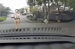 CSGT làm việc với người tự xưng thầy dạy lái xe với câu hỏi: 'Em biết anh không?'