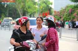 Thi vào lớp 10 Hà Nội: Phụ huynh mong con vững vàng hơn là điểm số