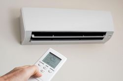 Dùng điều hòa cả hè mà tiền điện vẫn 'đội nóc'? Nhiều nhà mắc 5 sai lầm này mà không biết